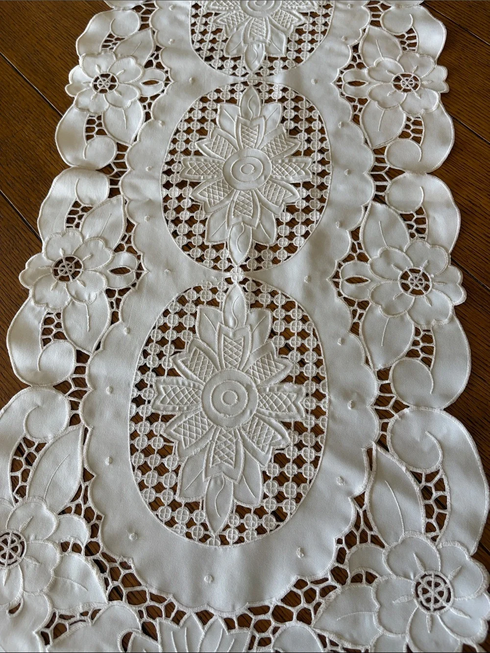 Vintage Cream Embroidered Table Runner